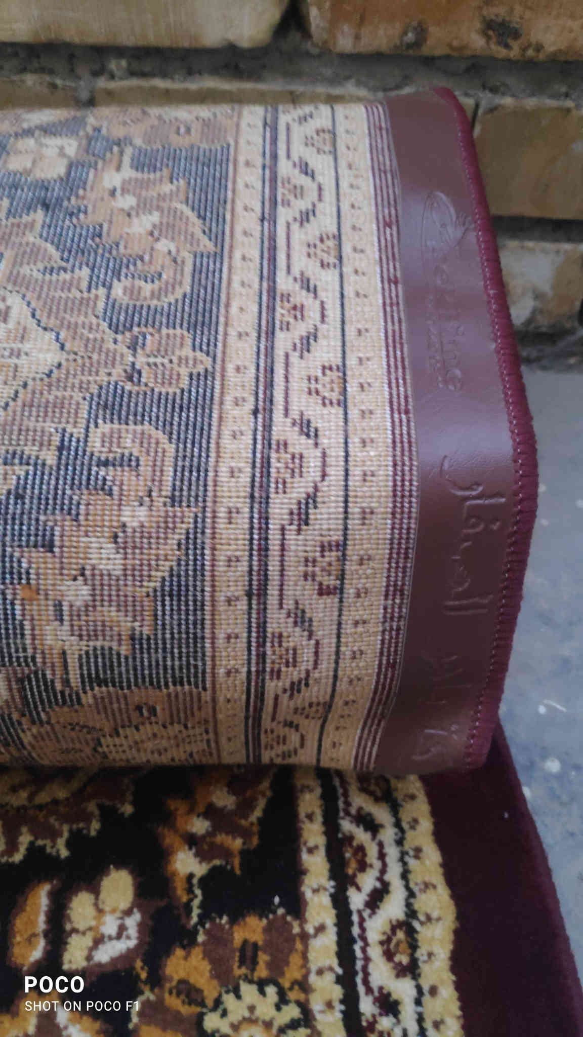 زولية تركي ( شركة الصفار) قياس 6*3 ثقيل درجة أولى.. نظيفة جدا يشهد الله اخذتها ب350 ألف استخدام 3 أشهر الموسم الماضي
ابيعها ب200 لأن انتقلت في بيت مساحته صغيرة
مكاني الحر/قرب مكتب اليساري ***********
