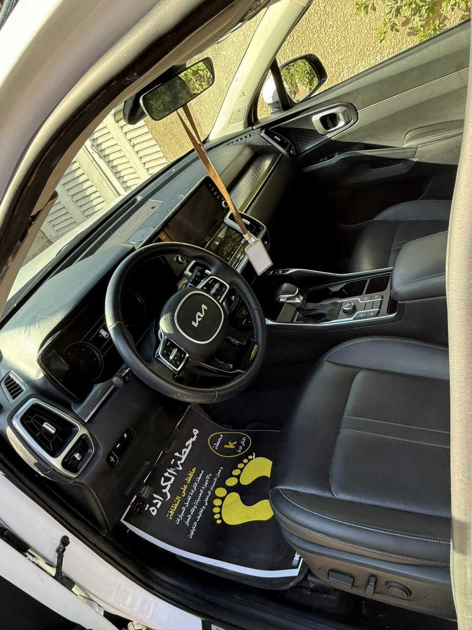 سورنتو موديل 2022
سياره مصبوغه حادثها موجود كدامك بصور 
سياره تعمير حلو 
فول بانوراما
كشنات جلد
تدفئه كشنات
كشن كهرباء
سياره ماشيه ١٢ الف كيلو متر ترايها وين متريد
سياره تخبل جوايه وباسمي خير من الله فقط دهن بانزين مصرفها
معروضه 175  بيها مجال حك جيتك للاستفسار 
*********** واتس ال فقط
