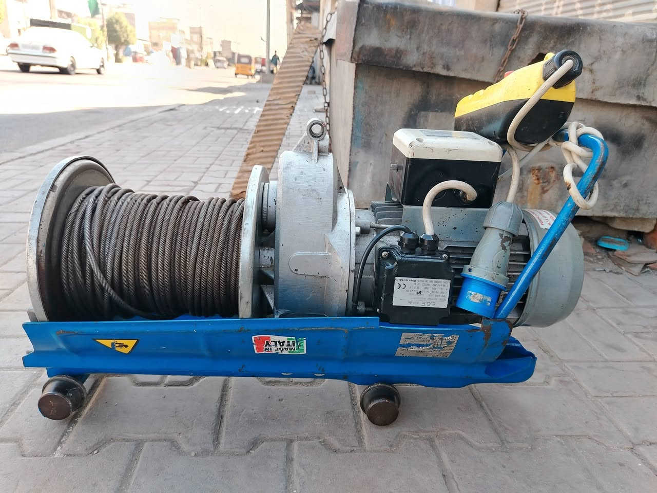 ونج كامل مع سكلته وعرباين للبيع
بغداد مدينة الصدر شارع الاورفلي 
***********

