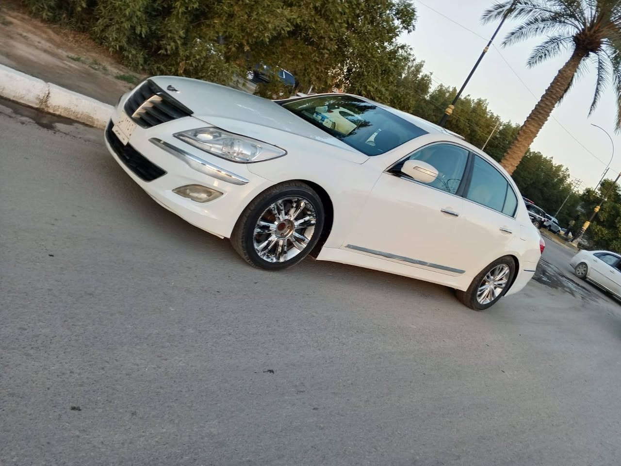 السلام عليكم... 
جنسيس موديل 12 رقم بغداد 
فول مواصفات.. 
مكفولة من اي حادث.. 
السيارة جاهزة ونضيفة.. 
مكانها كربلاء... 
السعر 118 
الرقم ***********
