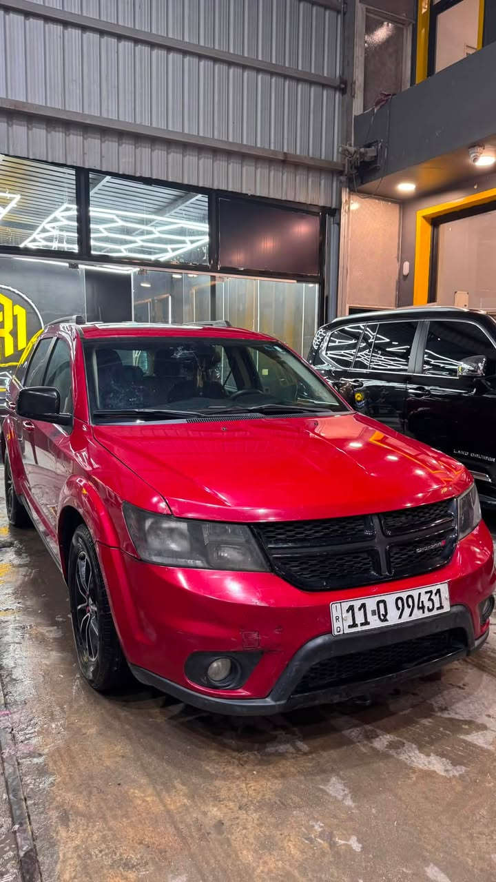 دوج جورني 2018  sxt
سياره كلين بدون حادث وصور امريكا بالمنشور 
للبيع فقط موجوده بحي جامعه بغداد

✅ محرك 3.6 V6 قوي واقتصادي
✅ 7 ركاب
✅ شاشة + بلوتوث + AUX + USB
✅ كاميرا خلفية
✅ تحكم بالستيرن + كروز كنترول
✅ مكيف أمامي وخلفي
✅ جنوط ألمنيوم
✅ وسائد هوائية + ABS + مانع انزلاق

🔥 سيارة عائلية، واسعة، مريحة بالسفر، ومحركها معروف بالقوة والاعتمادية

السعر ب15.000$ وبيه مجال 
مكلف بالنشر رقم صاحب السياره 

‭***********‬
