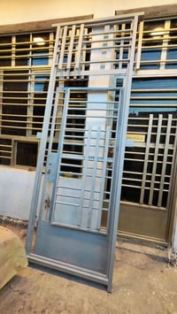 باب • ٣م×١م • شارع عشرين