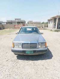 للبيع مارسدس دب موديل1990 كير عادي محرك4 بلادي شرط السعر18 وبيه  ملاخص...