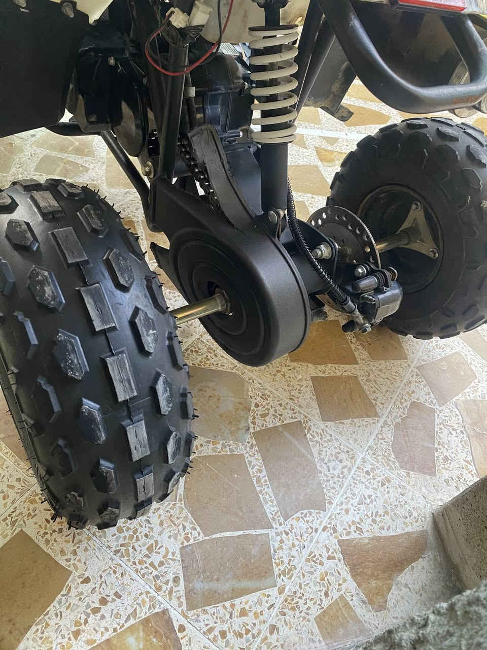 دراجة رباعية للبيع
محرك شرط نضافتها كدام العين 

دراجة جديدة 

اربع تايرات جدد باتري جديد كير توماتيك 

لايت ناصي وعالي 

للاستفسار الاتصال ع رقم ***********
