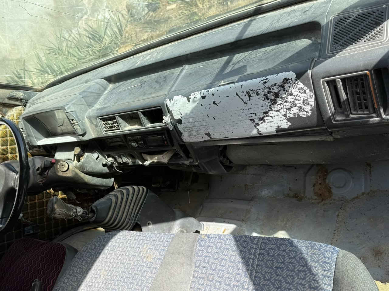 كيا بستا مديل 93 أبيع كوم حديد بدون سنويا سنويته ضايعه السياره ابسمي  مكينه بيه خيط بخار مكاني ديوانيه ***********
السعر 20 وبيه مجال
