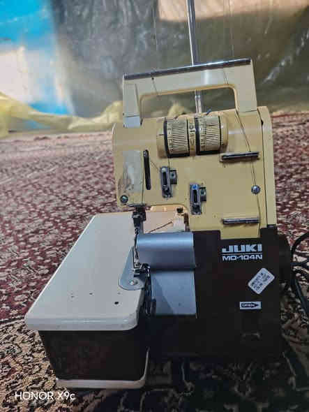 السلام عليكم 
مكين 

جاك اوفر ٤ بكرات وابرتين وتشتغل بكراتين غراضها كامله وياها 
شرط على الفحص بعدها جديده 
السعر ٢٠٠ الف وبيها مجال بسيط 
***********
