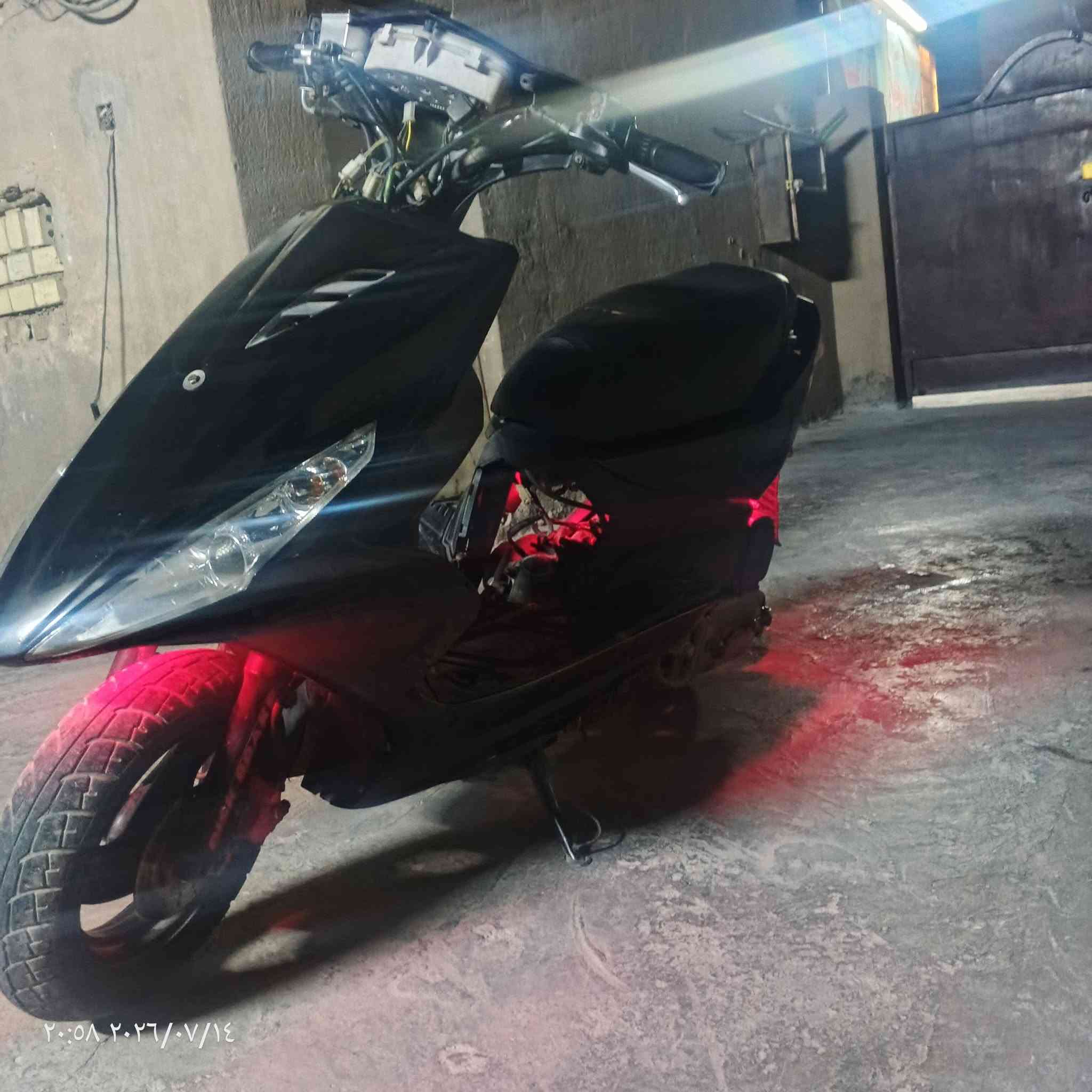 سلام عليكم ماكس مضلع كابريتر الدراجه خير من الله لا تبخير لا نضوح ولا تنقيص بوشه 49بلادي تجي وتشوف الدراجه بعينك نواقصه موجوده بصور ب450وبيهه مجال بصيط العنوان بغداد البياع ***********
