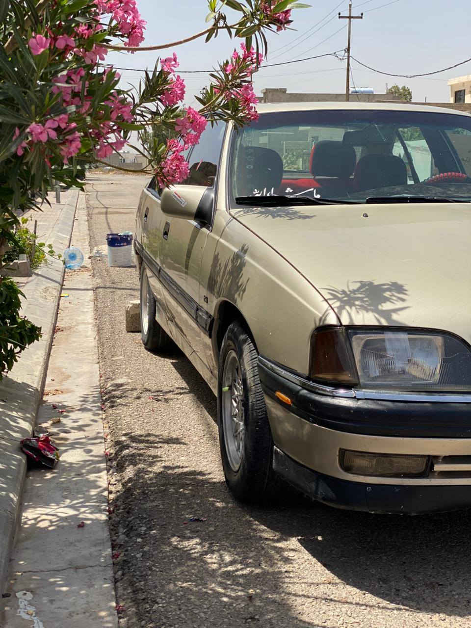 سلام عليكم 
اوپل اوميگا 1991
گير عادي 
محرك 20 بلادي رقم اربيل دولي بيها كوبون بنزين سيارة مصبوغه حزام الجماليه بدون اي ضرر بدون خياس صدر أمامي وخلفي جديدة بشرط 4 تايرات جدد كهربائيات كلها شغاله سيارة جاهزة بدون اي نقص شرط التحويل و الوكالة نفس اليوم اذا شراي خابر

عنوان كركوك
***********
*********** كركوك, العراق
