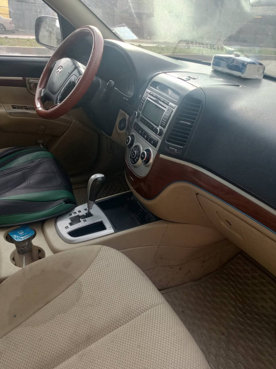 من رخصت صاحب الكروب أرجو أن يسمح لنا بالنشر .
سنتافيا 2009بغداد لون احمر عنابي 
سبعه راكب مكينه 2700 بحاله جيده جدا مكينه كير اطارات بطاريه
سنتر لوك جهاز انذار لايوجد تبديل بها فقط صبغ جاملغ امامي مع باب السائق وقليل في الجاملغ الخلفي كلهن جهة السائق الباقي صبغ بلادي 
السعر 120ورقه السياره باسمي العنوان بغداد زعفرانيه


**إذا كنت صاحب هذا الإعلان وتريد حذفه لأي سبب، رجاءا أرسل رسالة إلى الدعم الفني**