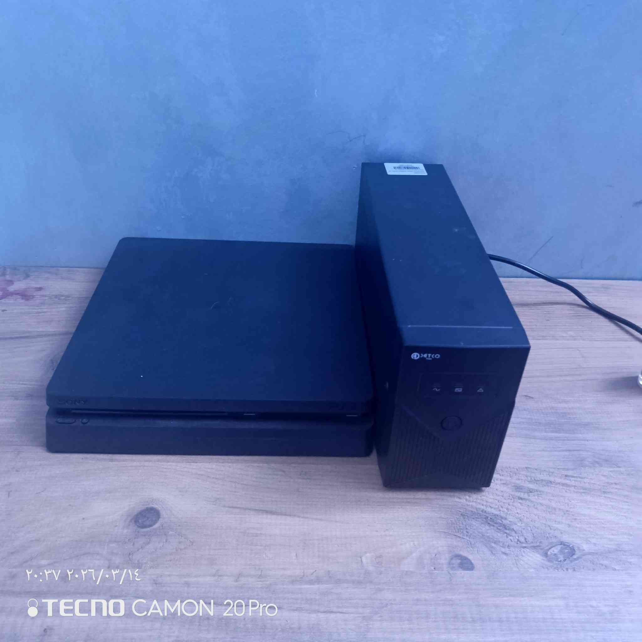 بلي ستيشن 4 مهكر نظام 9 وا ذاكرته 500 واجي وياه دبل جوستك وا 6 ألعاب وا يوباس 850Vوا هاذا الرقم ‏‪***********‬‏ للاستفسار
