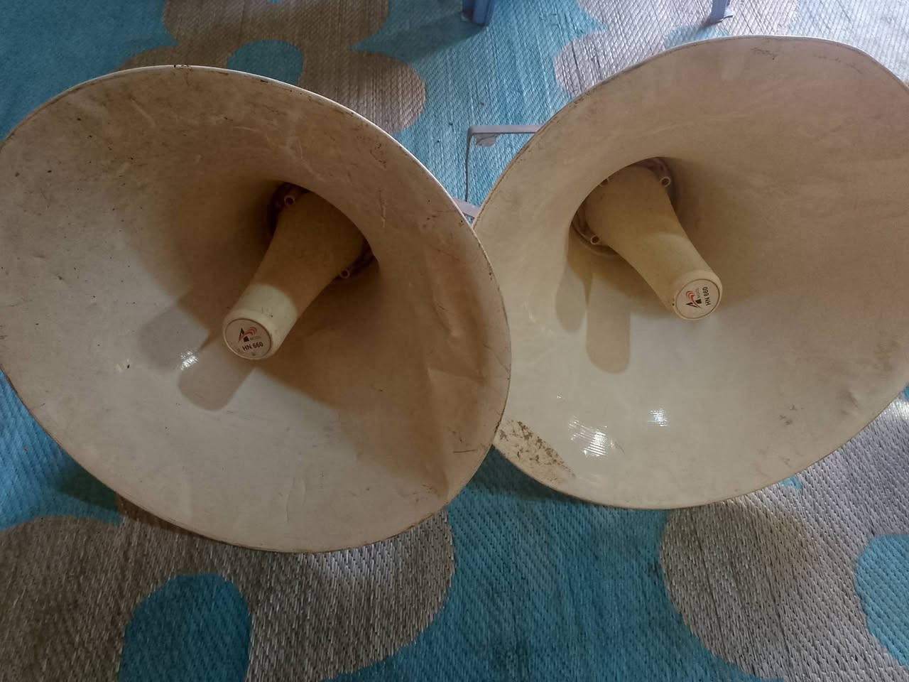 سماعات بوقيات حجم الكبير البيع
بغداد 
***********
