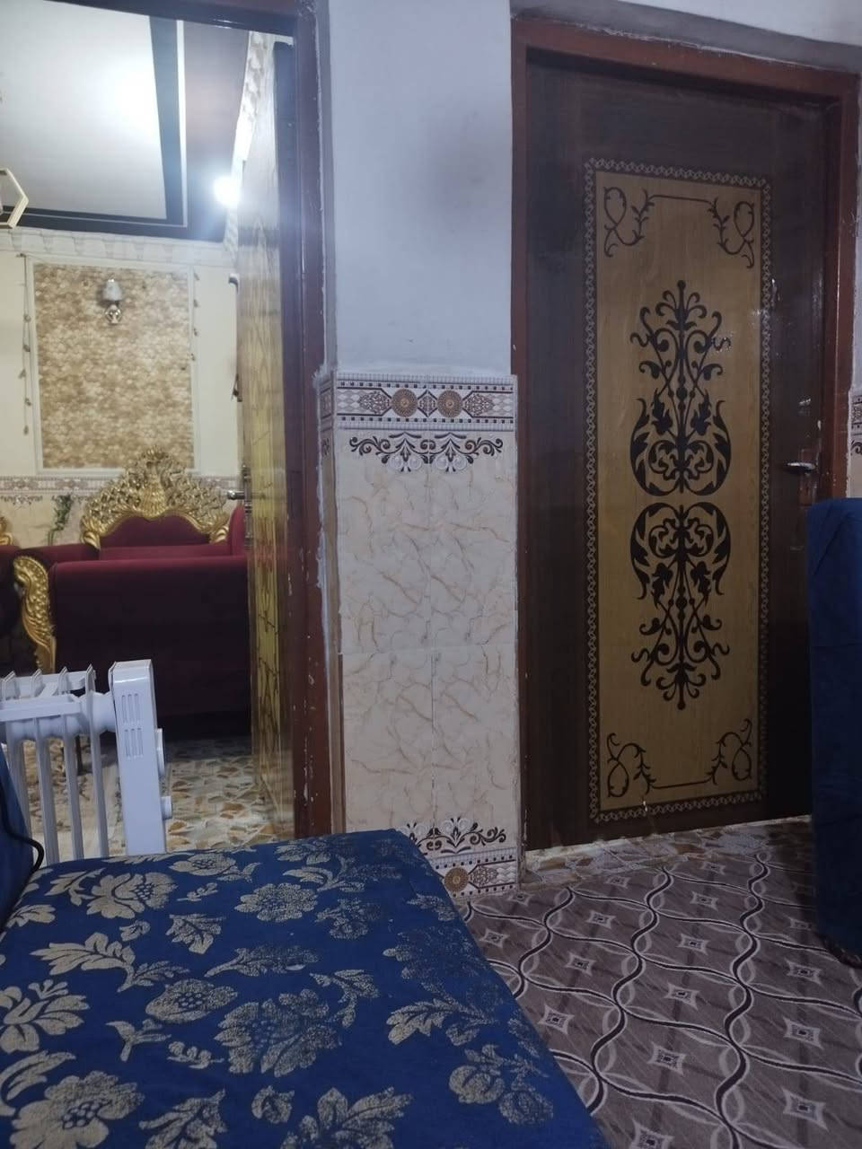 السلام عليكم بيت للبيع طابو صرف طابقين المساحة 100 متر 10في 10 يحتوي على 3غرف نوم صاله مطبخ صحيات مدخلين الموقع الدورة حي اسيا 
***********
