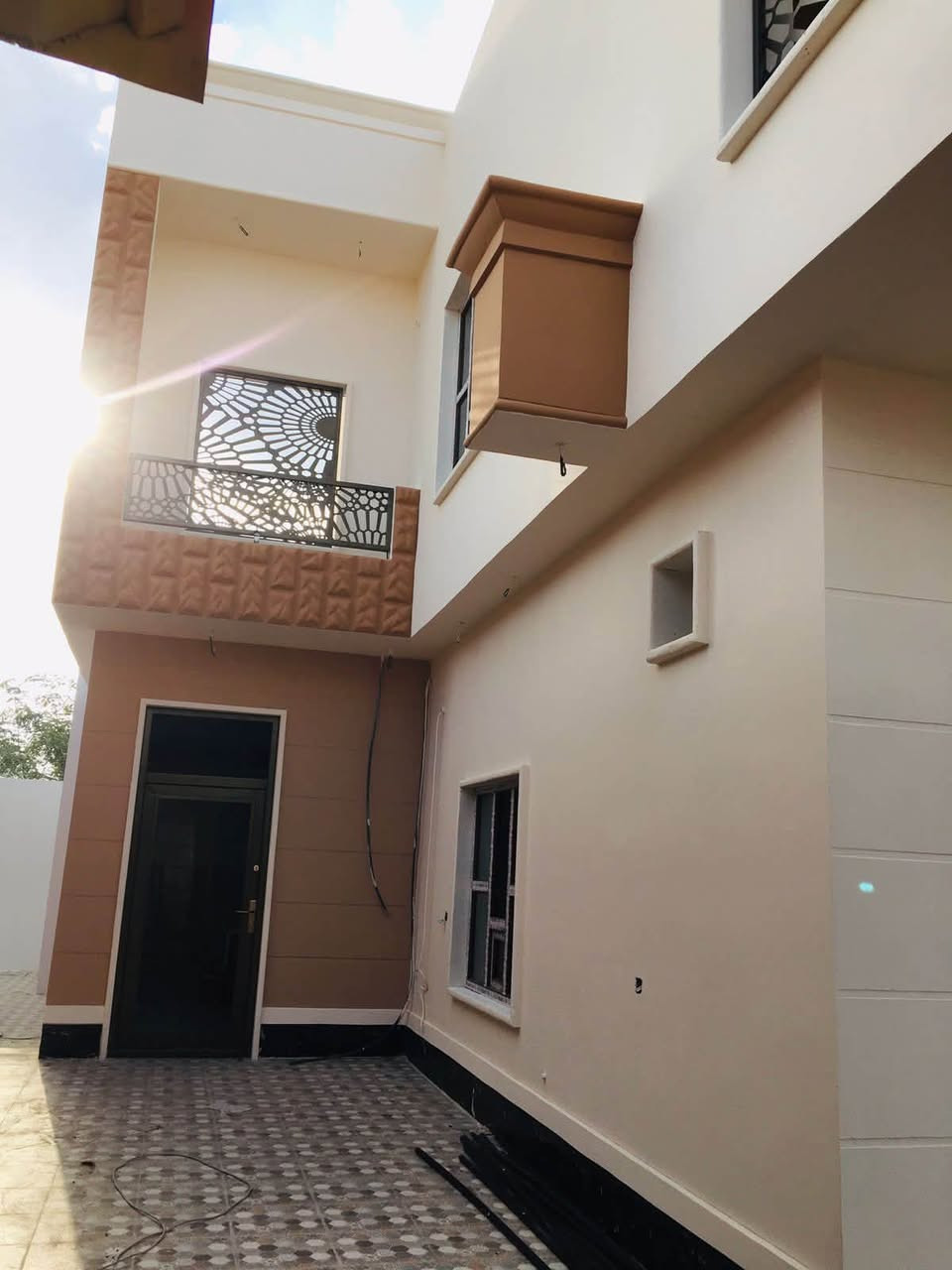 أبد  لا  تحتار
جودة عالية 
تنظيف المكان بعد الانتهاء 
اسعار مناسبة 
الالتزام بمواعيد التسليم ***********
