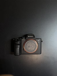 كامره سوني a7iii للبيع للستفسار اكثر على الرقم 07726911180