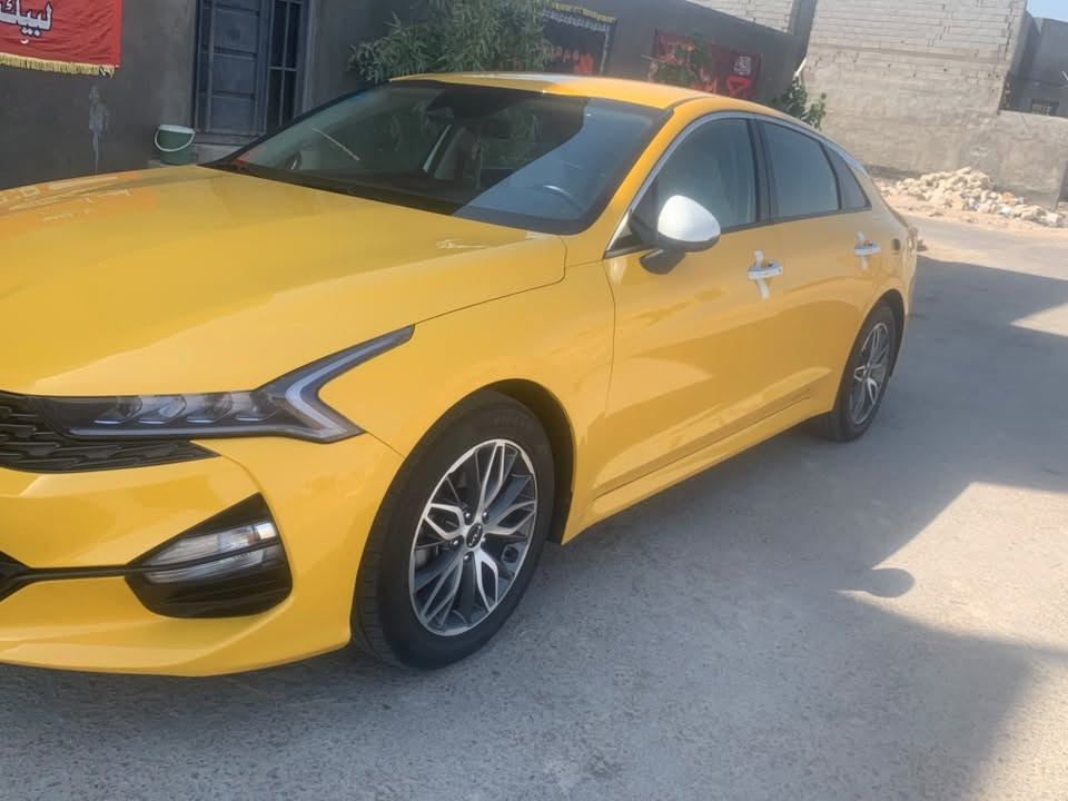 كيا k5 موديل 2023 وارد كوري رقم بصره اجرة مكفولة كفالة عامة
اصل بنزين وظايفين منظومة غاز 
بصمه 
رادار 
كشنات جلد 
تدفاة بالكشنات
شاشة
سايد بريك كهربائي 
حساسات خلفية
جديدة كلش 
السعر 205
العنوان. البصره حي بغداد 
الاتصال ***********
