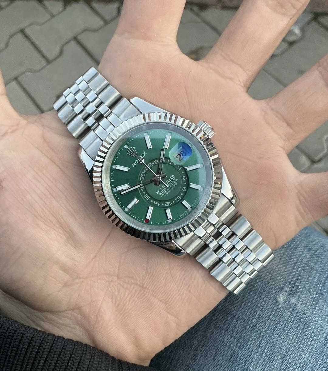 السلام عليكم ساعة رولگس سكاي دويلر 
اوتوماتيك
مينة مميزة
قرص GMT داخلي
عقارب وارقام لامينوس
قطر 40
سير جوبلي 
مختمة بالكامل
قفل بحري
145 الف


**إذا كنت صاحب هذا الإعلان وتريد حذفه لأي سبب، رجاءا أرسل رسالة إلى الدعم الفني**