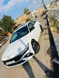 البيع هونداي النترا واردي خليجي اصلي  محرك 2000 دوش   السيارة فول مواص...