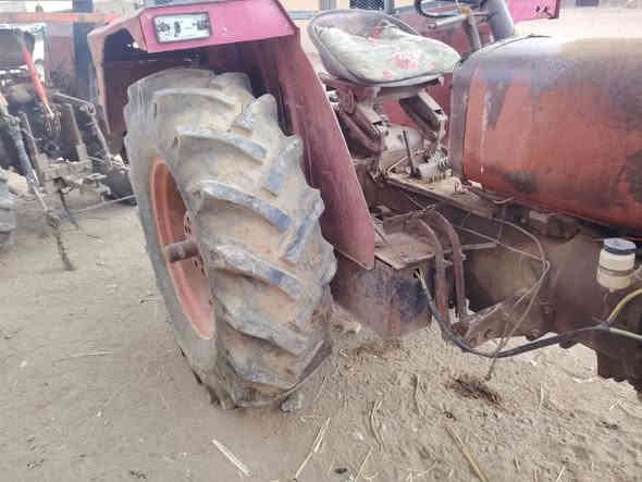 للبيع عنتر ٨٦ رقم  وسنويه بدون تحويل محرك مكفول بم مكفول جهاز كهربائيات مكفوله نكره سلف وياهه خرماشه ٢ونص متر المكان البدير للتصال على الرقم *********** سعر  ٤٢٥٠ وببهه مجال
