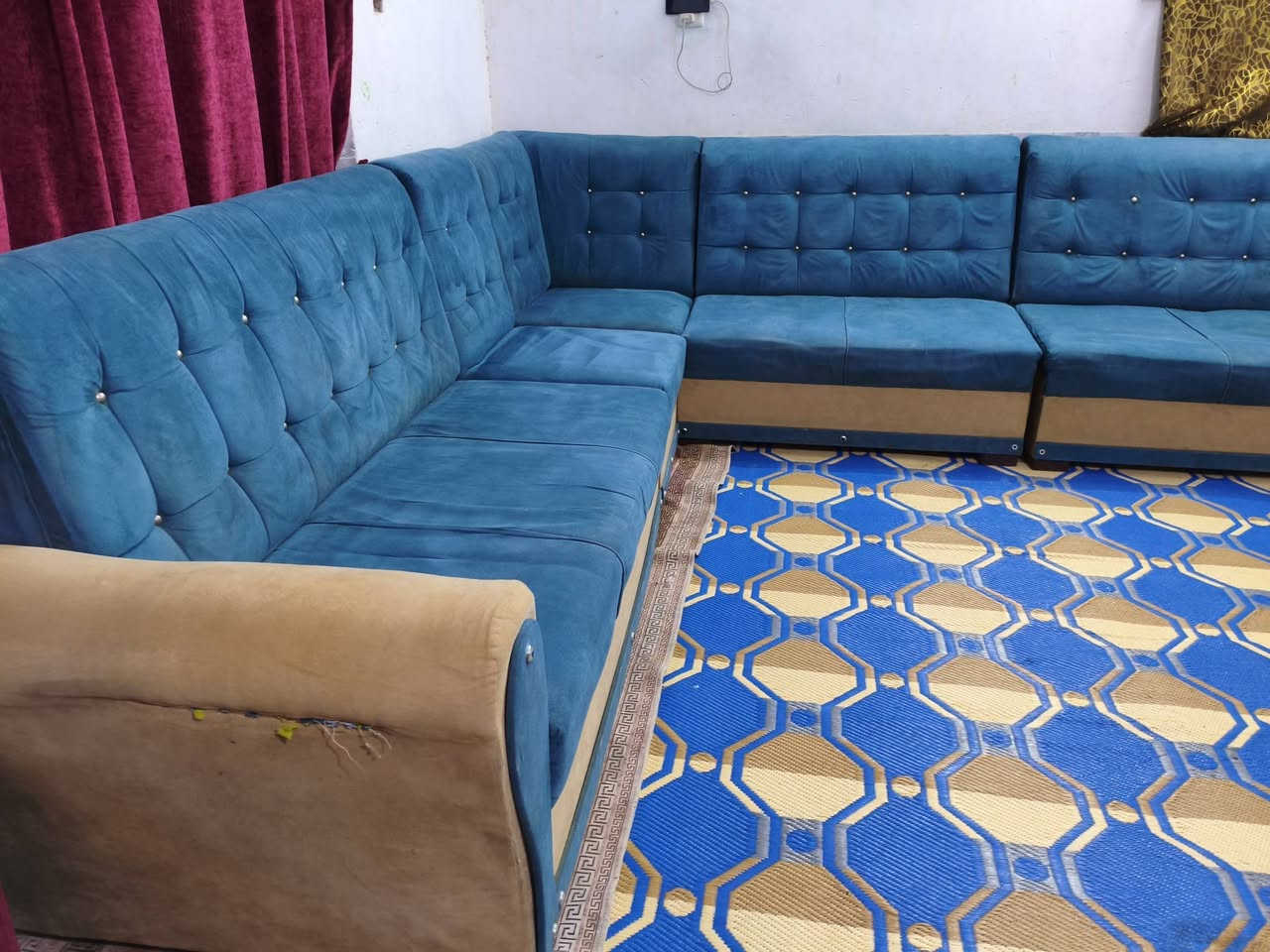 ديوان 10 مقاعد تزكام نضيف حيل مابي اي ضرر سعره 250 وبي مجال مكاني كربلاء حي العامل يوجد توصيل بكروه *********** يوجد واتساب
