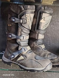 بوت ادفنجر • مقاس ٤٥ • صناعة رومانية