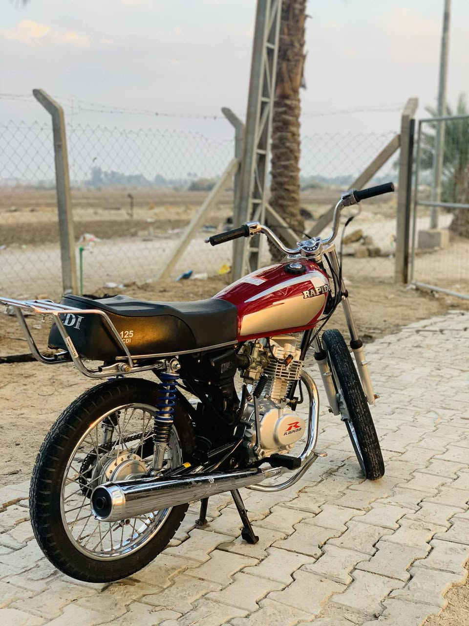 السلام عليكم دراجه اربعه قير كلك سعر 450 مجالها شيء قليل دراجه نظيفه مش الراي لا يجي رقمي***********
