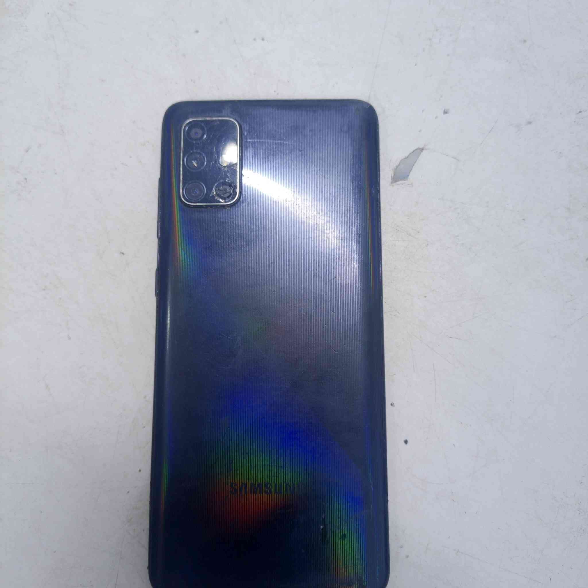 تلفون للبيع كلكسي  A71 جهاز نضيف ب150مكاني حله ابو خستاوي ***********
