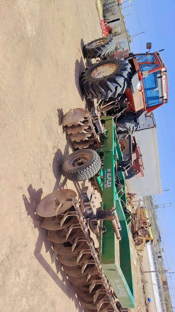 مكينه افيات للبيع حجم 130جاهزه للعمل رقم واصط شرط التحويل مع المعدات دسك حجم 24فدان رباعي خرماشه للأستفسار أكثر الاتصال ع الرقم ***********
