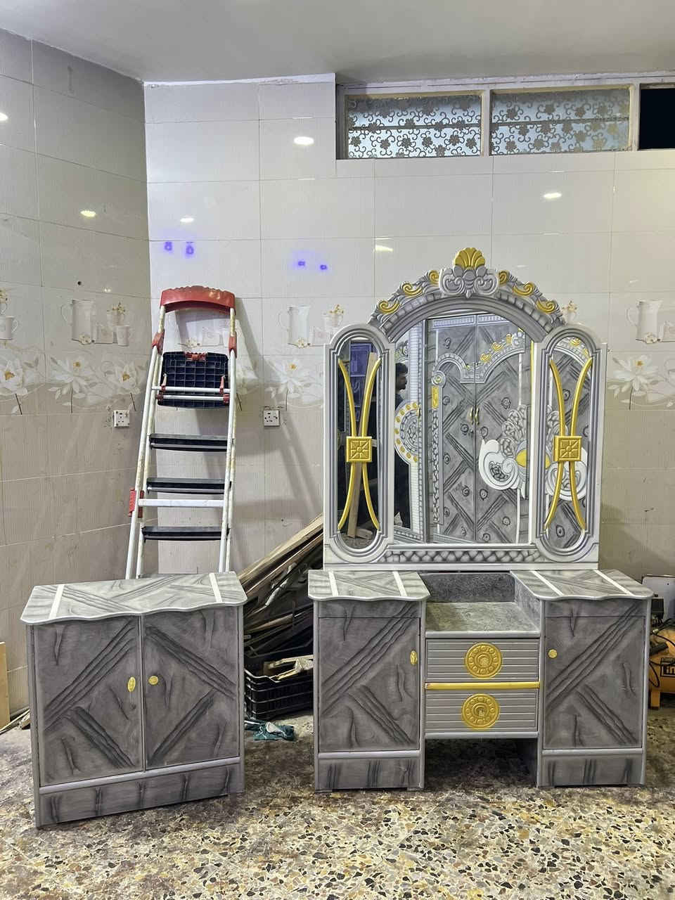 غرفة نوم عراقي مستعمل نضيف (6باب)زاوية كنتوريه ضهر براغي سعر شامل نقل داخل بغداد (650 ) العنوان بغداد مدينة الصدر نهايه شارع الاورفلي متواجد واتساب أكو خدمة توصيل 🚚 الهاتف ***********
