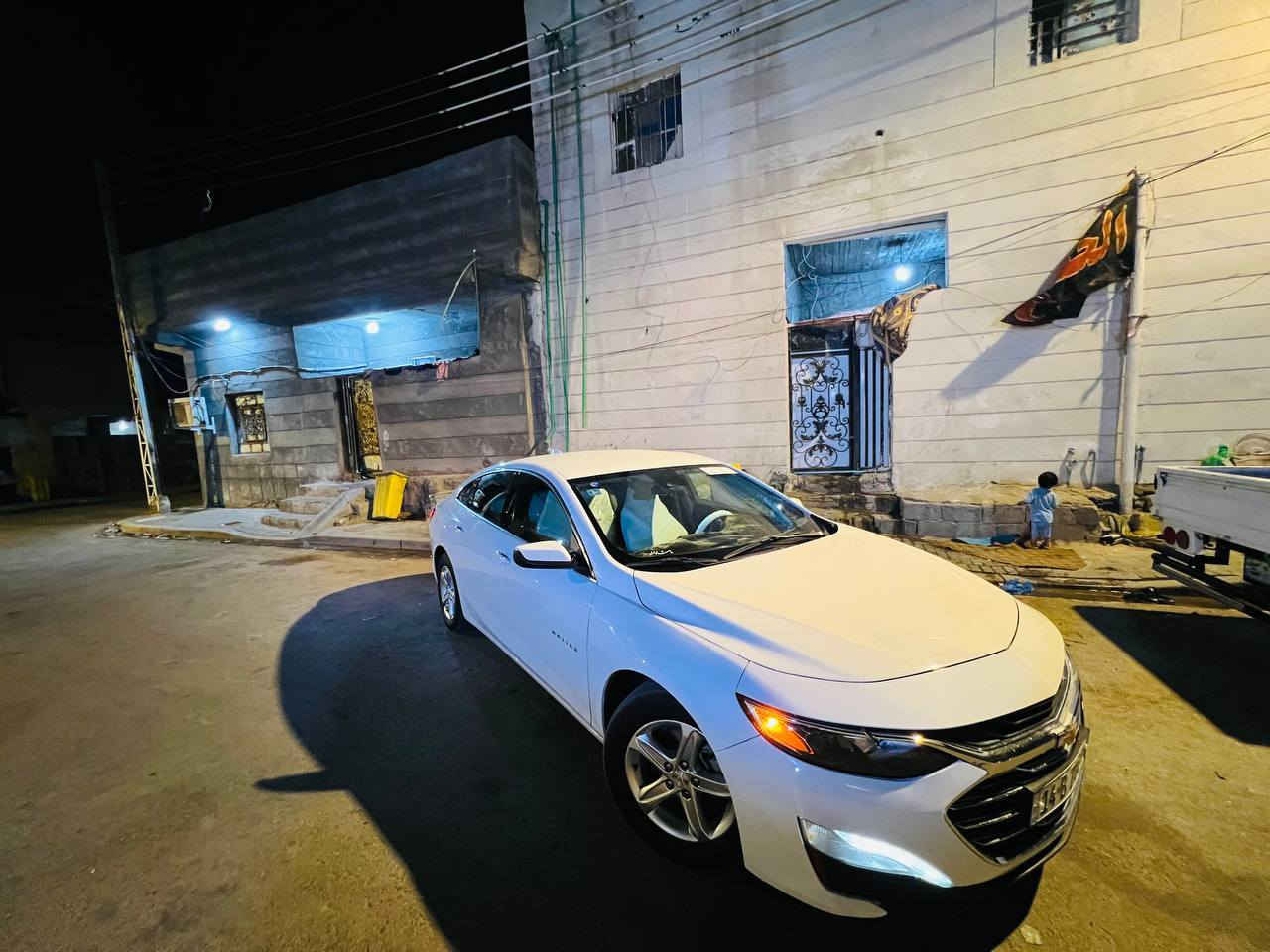 🚗 للبيع - شيفروليه ماليبو LT موديل 2024
السعر 155 وبيه مجال  بصيط 
وارد امريكي قطعه وحده تبديل 
رقم بصرة باسمي تحويل ثاني يوم 
🔧 المواصفات:
 • المحرك: 1.5 لتر تيربو (1500 CC)
 • ناقل حركة أوتوماتيك
 • فئة LT السيارة فول عدة الفتحه 
.•قفل سرعه +تحديد مسار 
 • تشغيل بصمة + دخول ذكي
 • شاشة لمس 8 إنش
 • كاميرا خلفية
•ويا كب اصلي 
 • حساسات خلفية
 • بلوتوث + USB + أبل كاربلاي / أندرويد أوتو
 • مكيف أوتوماتيك
 • جنوط ألمنيوم
 • مصابيح LED نهارية
 • أنظمة أمان: ABS + الثبات الإلكتروني + وسائد هوائية
توقف ذاتي رادارات محيطيه 

 • السيارة نظيفة جداً من الداخل والخارج 
السيارة بل كارتون وبل عافيه ع الي يأخذه
العنوان:بصره قبله 
الاستفسار :***********
