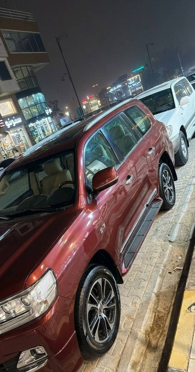سلام عليكم للبيع لاند كروزر
فطيم لون مميز دم الغزال
موديل 2008 محدثه 2021
مصبوغه عام أثر جراد
سلايت شغال
محرك V8 5.7
رقم بغداد انكليزي هزه جديده
GXR
مكفوله من ضربه َالكص
سعر 230 وبيه مجال للتواصل *********** او خاص
