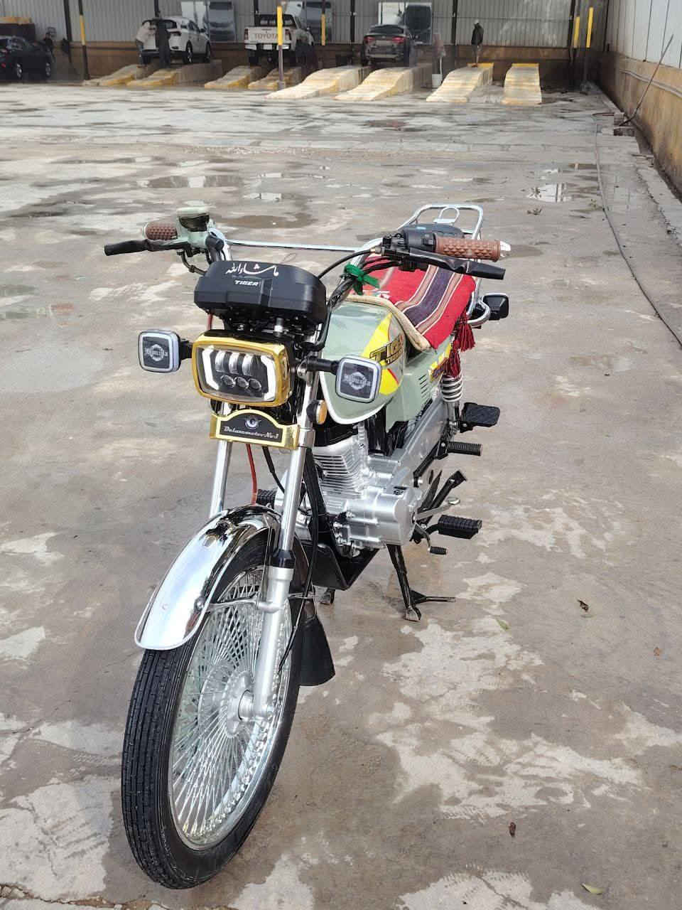 السلام عليكم دراجه تايكر موديل ٢٠٢٥ اخت الجديده صارلها شهرين من طالعه وكيلها السلامي دراجه خير من الله محرك غطاس برطاني السعر ٨٠٠ وبيها مجال بسيط مكاني الحله طهمازيه


**إذا كنت صاحب هذا الإعلان وتريد حذفه لأي سبب، رجاءا أرسل رسالة إلى الدعم الفني**