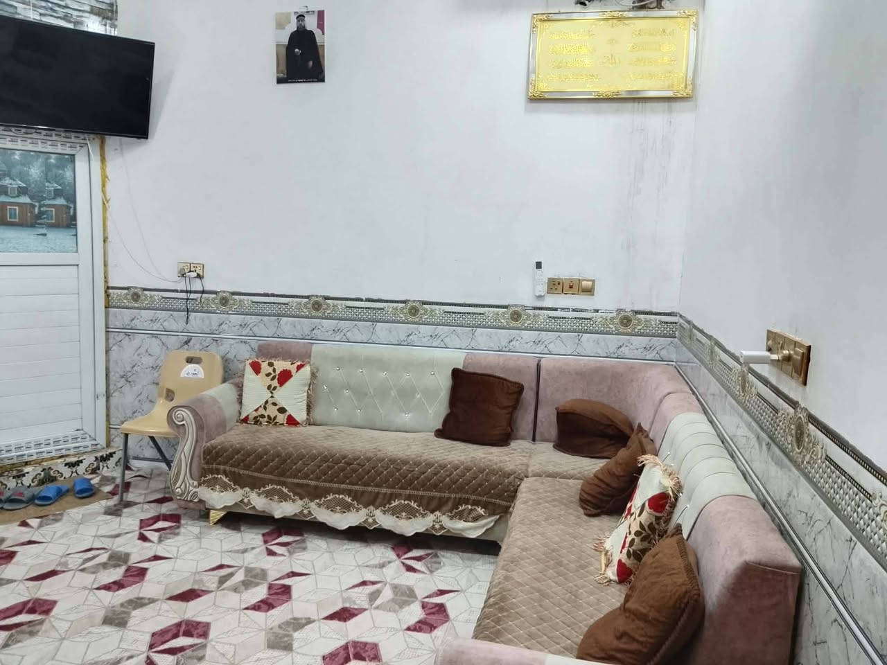 #حي الفداء .بيت للبيع مساحه 100امامي ثالث بيت عن شارع ستين ثاني بيت عن ركن
💢💢💢💢💢💢💢💢
 طابق واحد بناء حديث كامل مكمل في 2023
💠💠💠💠💠💠💠💠💠
🧿🧿🧿🧿🧿🧿🧿🧿🧿
مطلوب سكان 25  مليون 
🪬🪬🪬🪬🪬🪬🪬🪬🪬🪬
بناء طابوق كونكريت مسلح درجة اولى

💥💥💥💥💥💥💥💥💥💥

💢يحتوي على غرفة نوم
💢 وصاله 
💢ومطبخ
💢 ودوانيه 💢وحمام داخلي وخارجي
💢 ومخزن فوك 

🔥🔥🔥🔥🔥🔥🔥🔥🔥🔥
 #السعر الكلي 110صافي 85 تسليم يد والباقي دفع لصندوق الاسكان 
🛑🛑🛑🛑🛑🛑🛑🛑🛑🛑
حي الفداء مقاطعه 24 رقم العقار 24544 
🧨🧨🧨🧨🧨🧨🧨🧨🧨🧨
 مطلوب سكان 25 مليون تسديد شهري .
🎀🎗️🎀🎗️🎀🎗️🎀🎗️🎀🎗️
..
..
🔮🔮🔮🔮🔮🔮🔮🔮🔮
رقم الهاتف ***********
