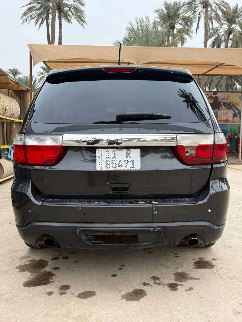 السلام عليكم اخوتي. 
للبيع او مرواس حسب الرغبه. 
دورنكو 2013. 
حادثها جاملغ خلفي .
والسياره مصبوغه حزام بأمريكا قبل لا تدخل للعراق 
محرك السياره Heme 5.7 v8
السياره فول مواصفات عده البصمه والفتحه 
فول تحكمات 
رادار امامي لكن ممشدود 
تبريد كطعتين 
كشنات كهرباء جلد 
السياره بأسمي تحويل مباشر 
العنوان بغداد ' الكاظميه
السعر 167 وبيها مجال بسيط للشراي 
للأستفسار هذا رقمي ***********
واتساب متوفر بغداد, العراق
