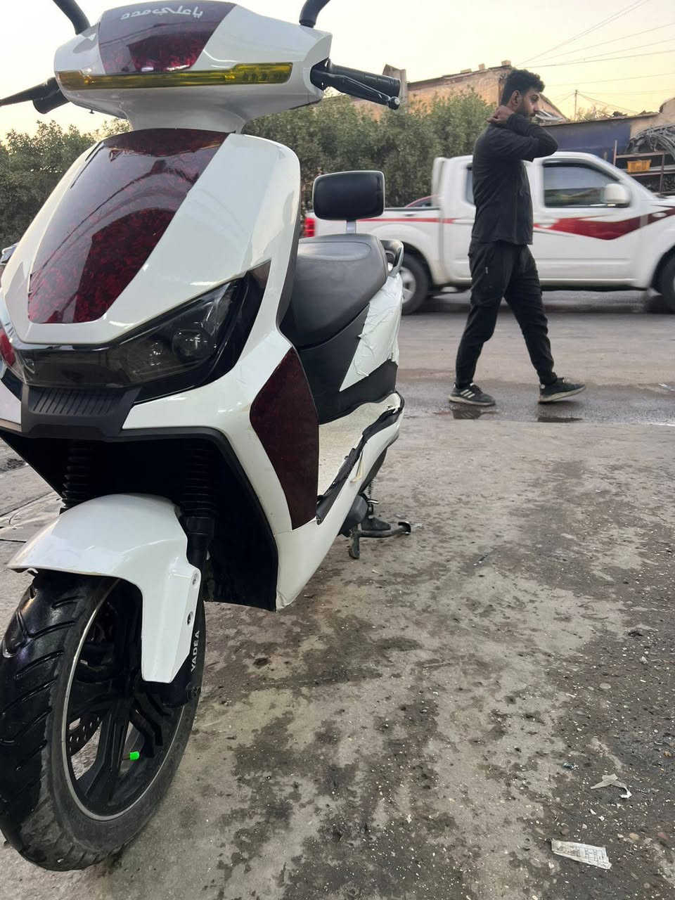 سلام عليكم اخوان دراجه من شركه YADEA شركه معروفه على مدار7سنوات
اصنع اقوى شركه بالسوق حليآ 
السرعة القصوى 60 كم/ ساعه
محرك عالي الاداة بقدره 2400-3000
بطاريه كرافيت 72فولت/25 امبير ساعه 
تمشي 85 كيلو بلشحنه الوحده 
حمايه ضد الماء والمقاومه للتسرب 100%
السعر 500
مكاني بغداد حي العامل خلف صناعه البياع الاستفسار *********** متواجد وتساب وماسنجر
