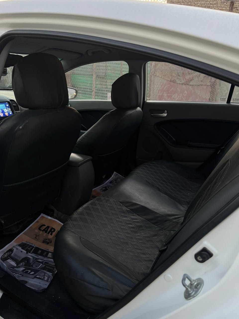 السلام عليكم اللهم صلى على محمد وال محمد كيا سيراتو موديل 2015 السياره بيها فقط قطعه صبغ بل بنيد مثل مامرفق بل سونار هزه جديده رقم الانكليزي الجديد حاله السياره جيدة 
موقع السياره بغداد الحرية
السعر السياره 110 
للاتصال على الرقم 
***********
***********
