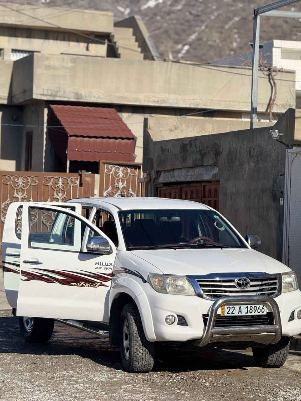 تۆیۆتا هایلۆکس 2014 شەریکە جیهان بێ بتڵ 
219 هەزار کیلۆمەتر ڕۆیشتووە 
بەناوی خۆمەوەیە 
سەنەوی تاکو مانگی 11ی 2030نوێکراوەتەوە
گێڕ عادی بەشەرت 
پارچە ڕەشە لەسەرساغە 
بۆدی دواوەی نەگۆڕاوەو خاوێنە 
چەملەغی پێشەوەی لای شوفێر قرچێکی هەیە ،
 لەکاتی چونەژوورەوە بۆگەراج بەدینگەیەک کەوتوە ، 
ناوەوەی نەگرتوەو بەتانەی نەگرتوە 
ئەوەی تر هەمووی بەشەرت 

سـعـر : لە کۆمێنت داوابکە ڕاستەوخۆ بۆت دێت 📥 

گێر و مەکیەنەی بەشەرت 
مەکینە کراوەتەوە بۆ قایش ڕوونی دەدا لەلای خۆم کراوەتەوە 
هیچ کێشەیەکی تێدا نییە 

ژمارەی خاوەنەکەی 
کۆڕەک ***********
زین ***********
