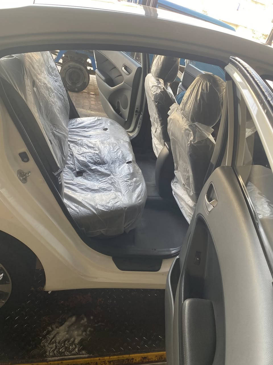 سيراتو 2017 رقم اربيل عداد المسافة 110 الف حقيقي شرط
محرك 1600 جديد ما مفتوح 
سيارة مكفولة من الصبغ ولفتح بيهة فقط بارد مكان واحد وشخط فوك بك لايت الخلفي فقط سيارة جديدة وجاهزة السعر المطلوب 128 وبيهة مجال بصيط للشراي مكاني نجف حي جامعة ***********
