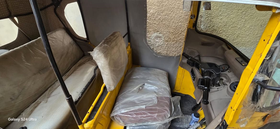 تكتك البيع موديل 2021تكتك حلوه مكينه ما بيها شي   مرقم سنويه بسمي  مابيها خياس نظيفه مكان الحسينيه الراشديه ***********سعر 6500وبيه مجال
