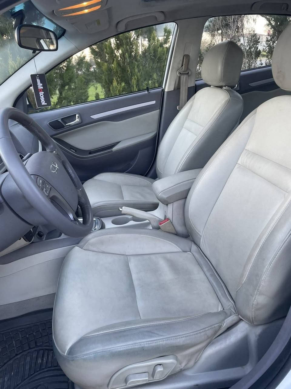 شیری مۆدێل 2014 مەکینە 18 مرخوب گیرعادی و تۆماتیک سەیارەکە فوول مواسەفاتە کوشن جلدە+کارەبایە سلایدە ناو کرێمیە پەردەیە سەیارەکە بێ بۆیاخە بێ دەعمە هیچی نیە سەنەوی سالێکە بەسەرچووە سەیارەکە لەسەر دەقی شەریکە ماوەتەوە گێرو مەکینەی بەشەرت نەکراوەتەوە تەحویل خرامە بەشەرت سعری 60$💵گەلاو معامەلەیکی برایانە شوێن/سلێمانی
ژ.م ***********
