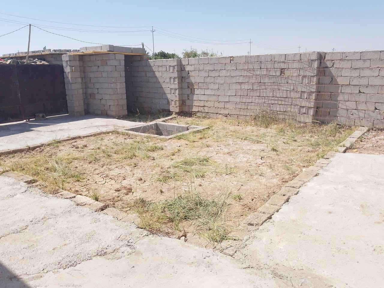 سلام عليكم بيت البيع يتكون من خمس قرف زراعي العنوان كوت اليوسفيه الاستفسار ***********
