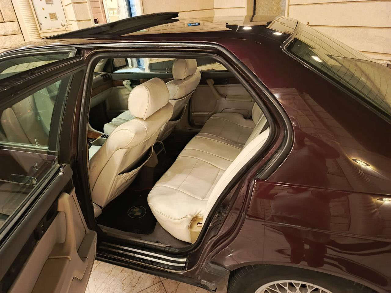 BMW لون اسود باذنجاني رقم صلاح الدين بأسمي نافذه ل. ٢٦/٦/٢٠٢٨ سياره تخم تاير جديد صدر محرك جديد كير جديد تبريد ثلج سياره كامله مكمله موديل ١٩٩١سياره فول تنته برده خلفيه برداة بالبوب بلاد 
سياره صبغ عام فقط للجماليه ترايك للبصره

‭ 0773 414 5315‬
