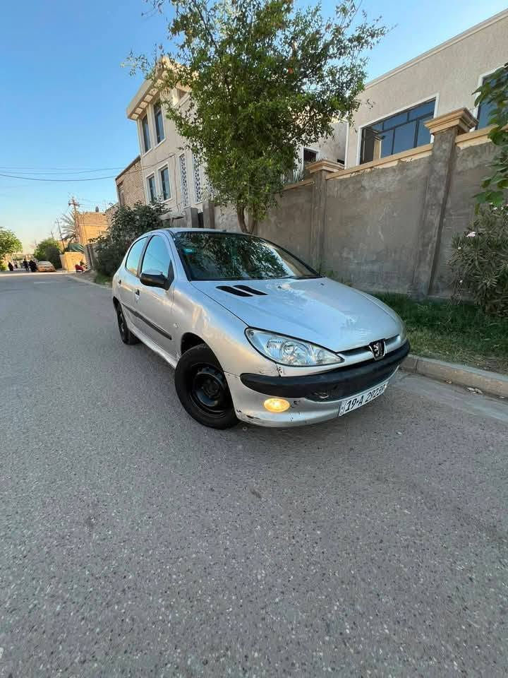 بيجو فرنسي موديل 2009 حجم 206 كير اوتماتيك مكينه مال حاويه جدد سيارة كلها بلاديه بدون صبغ بيها جاملغ امامي جهة السايق بيه بارد . رقم انگليزي كربلاء  بسمي هزة جديدة وسنويه لغاية 2030  مكانها بغداد الشعب سعرها 33. بيه مجال.‏‪***********
