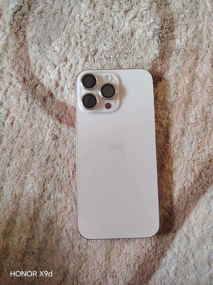 16 برو ماكس شرق اوسط بطارية 98 بعده داخل ضمان كامل ملحقاته ذاكرة 256 تك شريحة تواصل ع هذا رقم واتس  ***********
