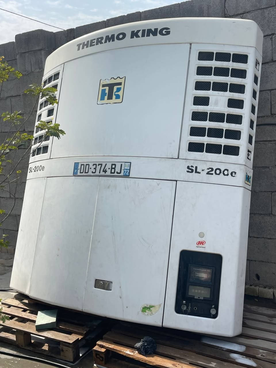 أخوان لبيع جهاز sL200  موديل 2008 لاستفسار ***********!!***********
