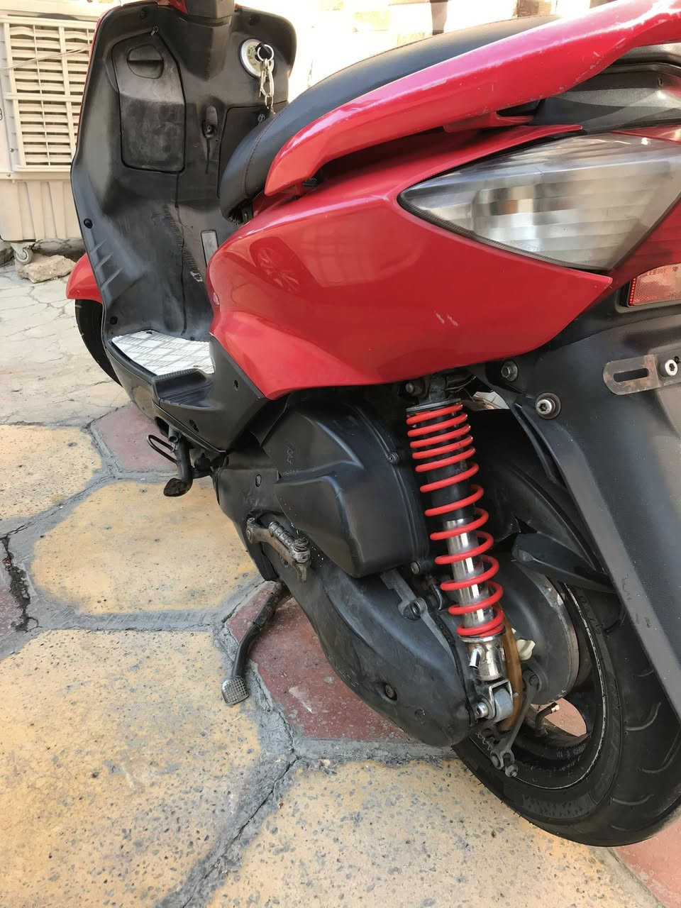 سلام عليكم اخوان سكنس نثيه دراجه بلاديه اي نقص مابيها السعر 550 الف عنوانها الكرخ الاسكان ***********
