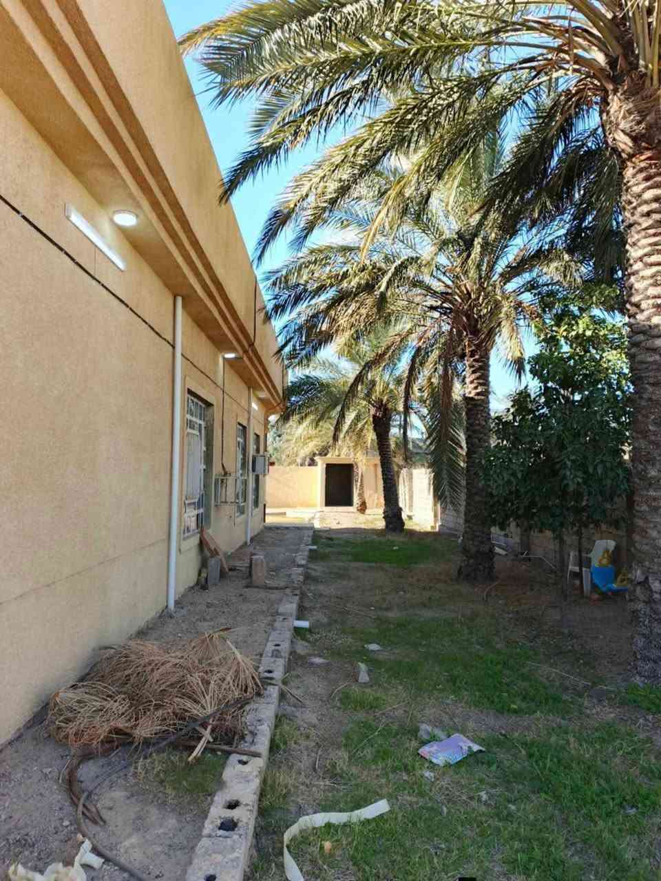 بسم الله خير الاسماء🫶🤍
#بيت #للبيع 
#موقعه الفلوجه شهابي مقاطعه 13 بالقرب من جامع الشهيد حامد عبد عباس 
#مساحة الأرض كلها 1000 متر 
#خدمات كلها كامله وكلشي قريب من البيت 
البيت كامل ونضيف وبناءه حديث يحتوي على غرفتين وصاله واستقبال وهول داخلي ومطبخين حار وبارد اي استفسار راسلوني 
ام علي للعقارت والترويج 🫶🤍🕊️


**إذا كنت صاحب هذا الإعلان وتريد حذفه لأي سبب، رجاءا أرسل رسالة إلى الدعم الفني**