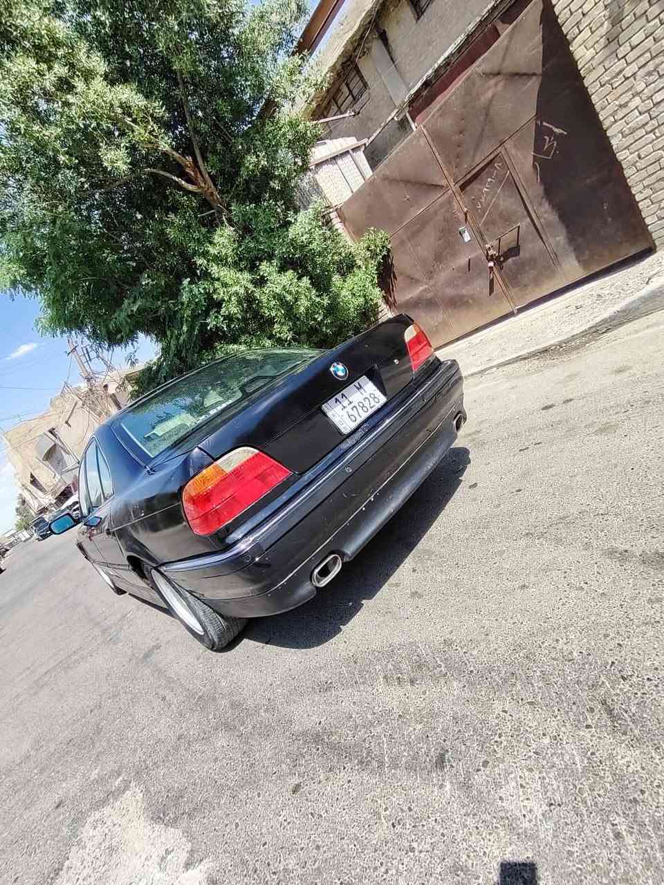 سلام عليكم للبيع سياره خفاش  740 موديل 95 محدثه 2000 مكفوله من حادث كير مكينه بشرط تبريد شغال سياره جاهزه مابيه اي نقص باقي تفاصيل موضحه بلصور سعره 65 بيه مجال بسيط اي اتصال هذه رقم ***********
