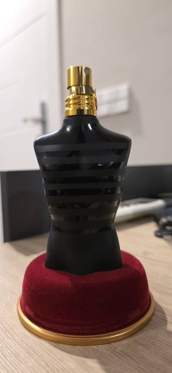 عطر اصلي من ويبسايت دوغلاس الالماني.
جديد و فقط النايلون مفتوح بس العطر كلها موجودة
٧٥ مل
للاستفسار، دزلي مسج عبر فيسبوك، او مكالمة عبر واتساب:
***********
