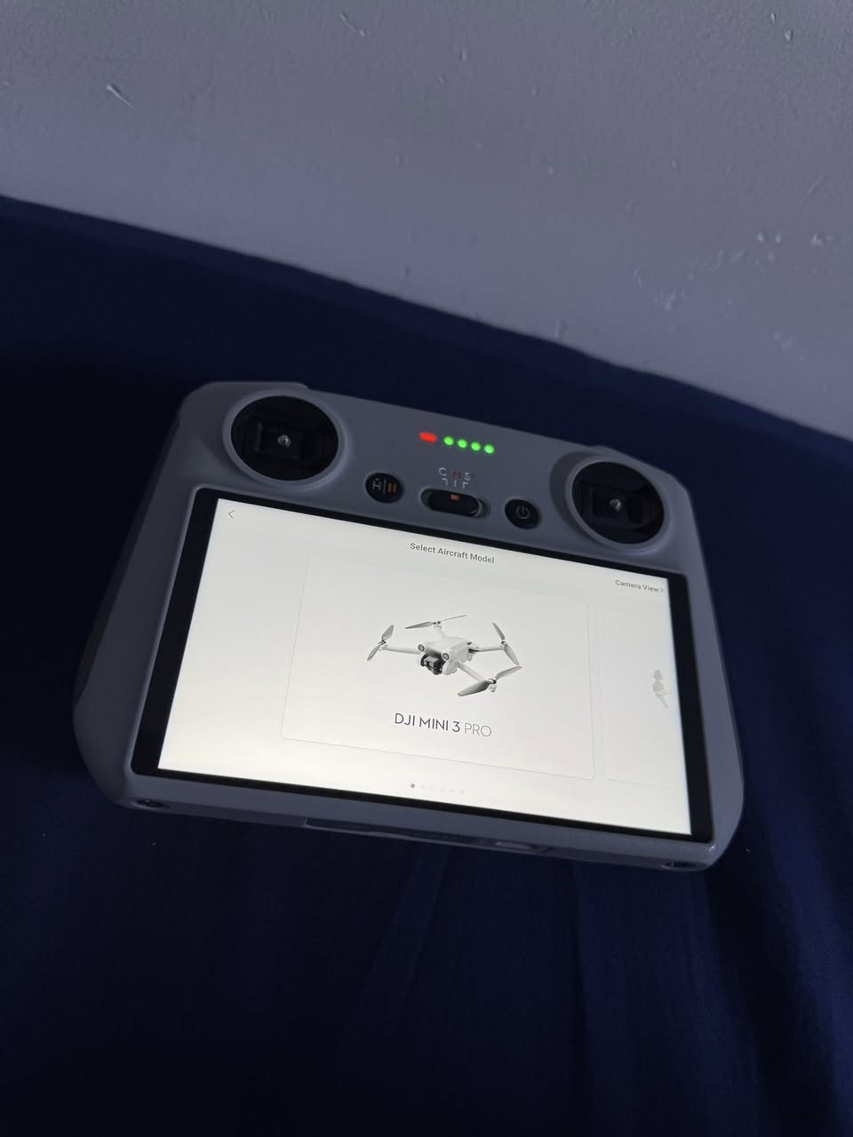 كنترول RC   حط سعرك وبلعافيه يتوافق ويه هاي درونات
1️⃣ DJI Mini 3 Pro
2️⃣ DJI Mini 3
3️⃣ DJI Air 2S
4️⃣ DJI Mavic 3
5️⃣ DJI Mavic 3 Classic
6️⃣ DJI Mavic 3 Pro


**إذا كنت صاحب هذا الإعلان وتريد حذفه لأي سبب، رجاءا أرسل رسالة إلى الدعم الفني**