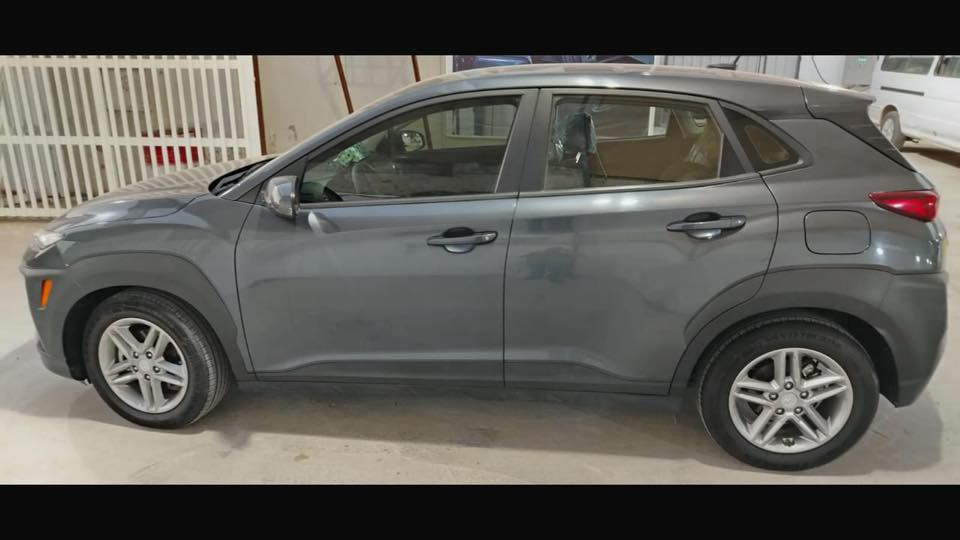 كونا موديل 2021 محرك ٢٠٠٠ دوش ماشيه ٤٧  ضربته جاملغ عكس السايق  والسونار موجود بالصور السعر ١٣٩ $ ووقه   للتواصل ***********
